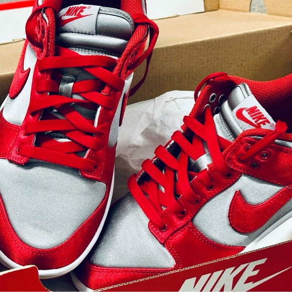 NWT - NIKE Dunk Low “UNLV Satin Red” Women’s DX5931-001 DEADSTOCK Size: US 7.5 - Picture 5 of 9